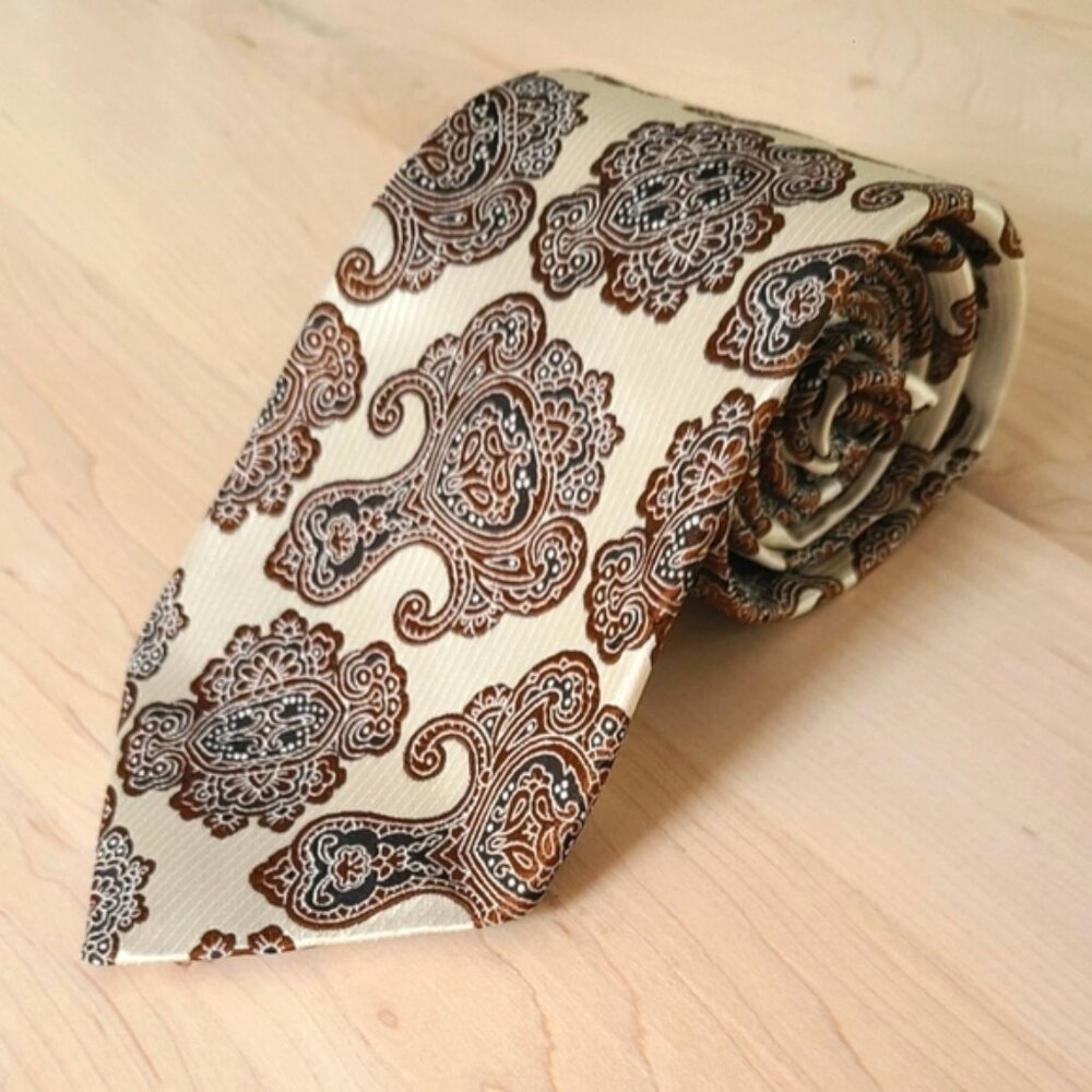 DIOR Vintage Tie Cream Paisley Pattern